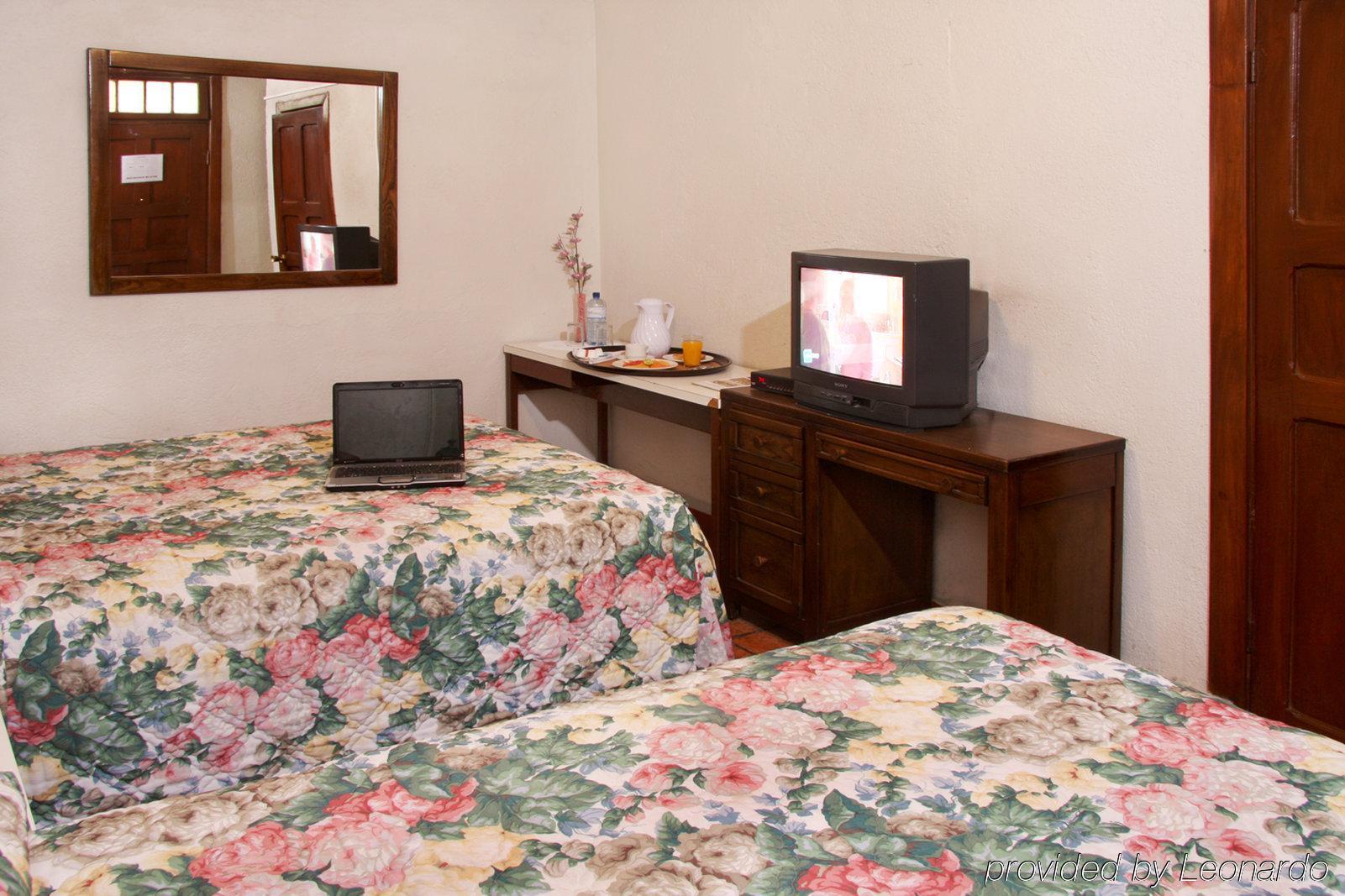 Hotel Urdinola Saltillo Chambre photo